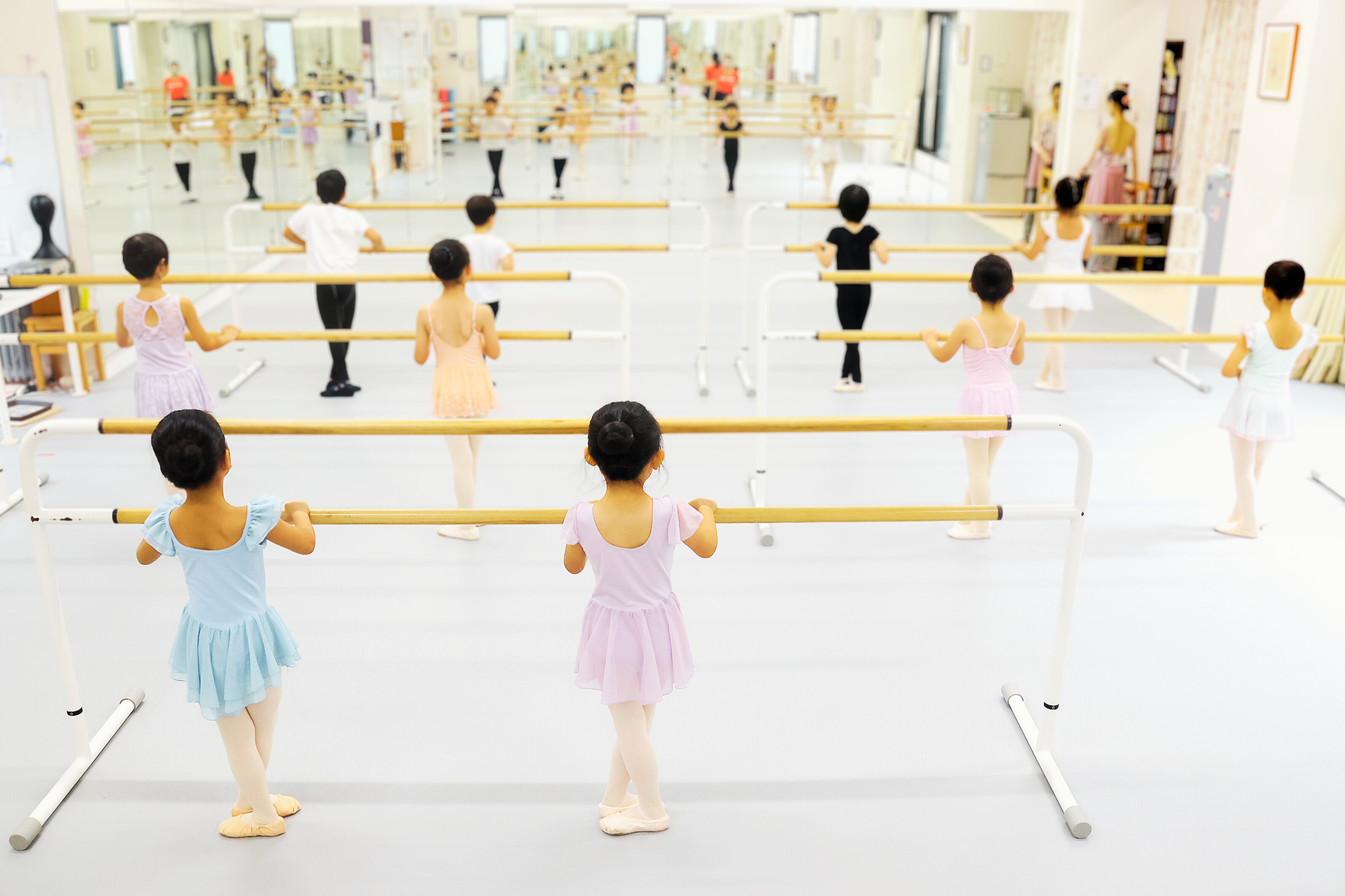 ASAMI KUSHIKATA ballet studio