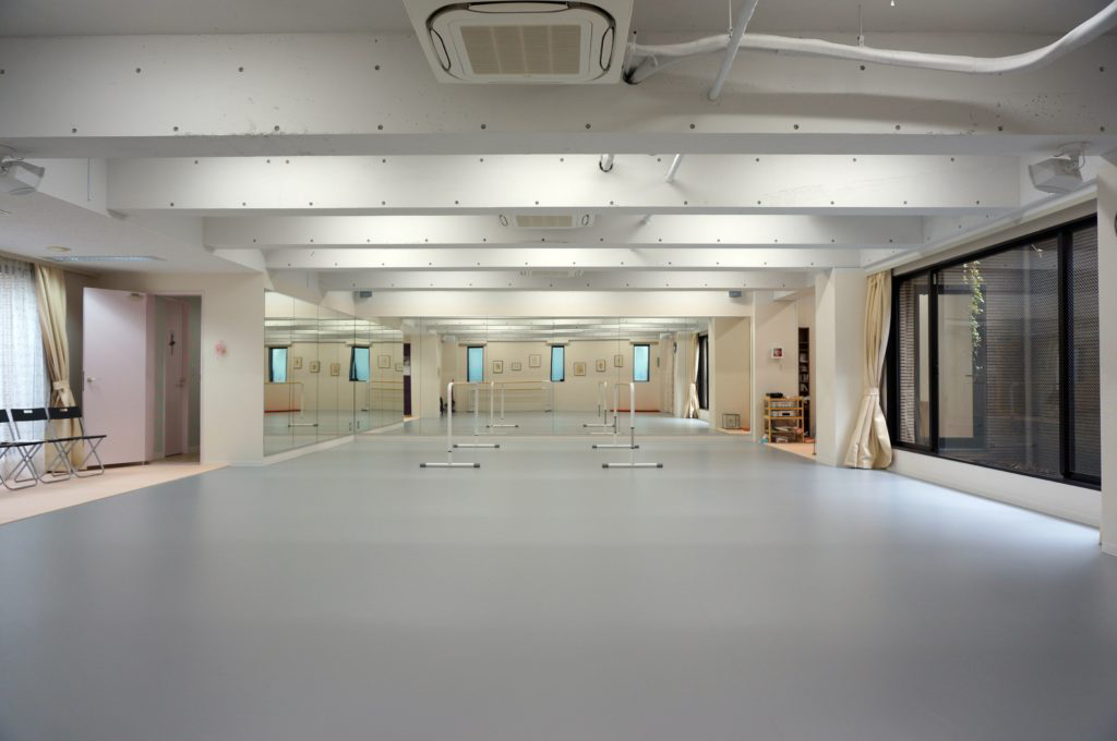ASAMI KUSHIKATA ballet studio