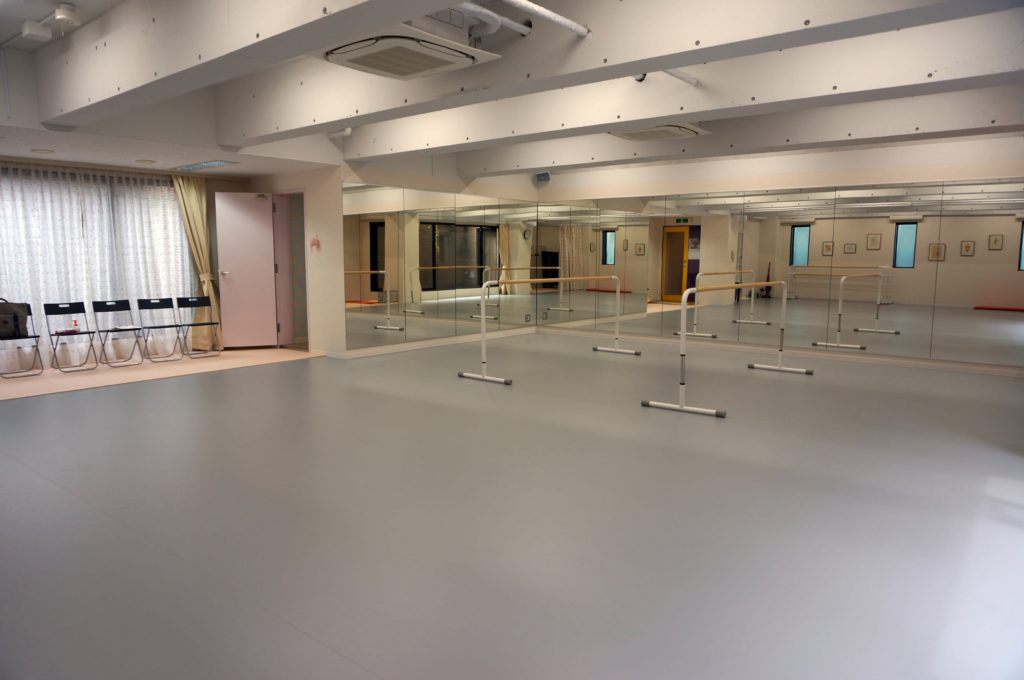 ASAMI KUSHIKATA ballet studio