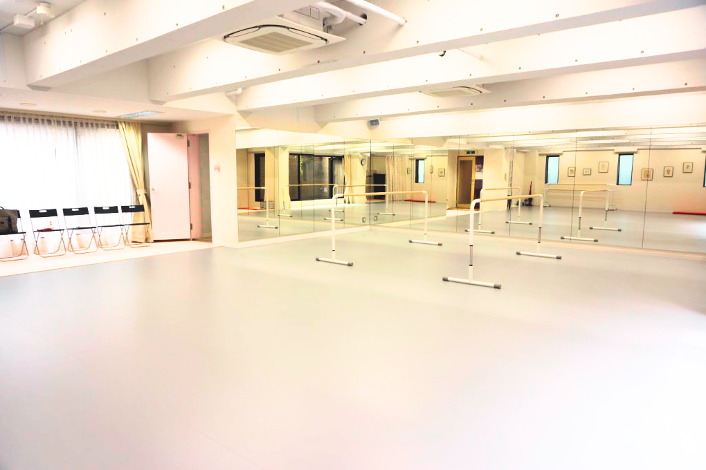 ASAMI KUSHIKATA ballet studio